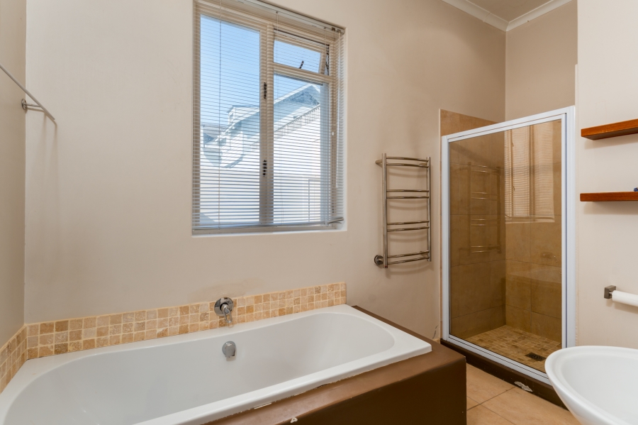 3 Bedroom Property for Sale in Lake Michelle Western Cape